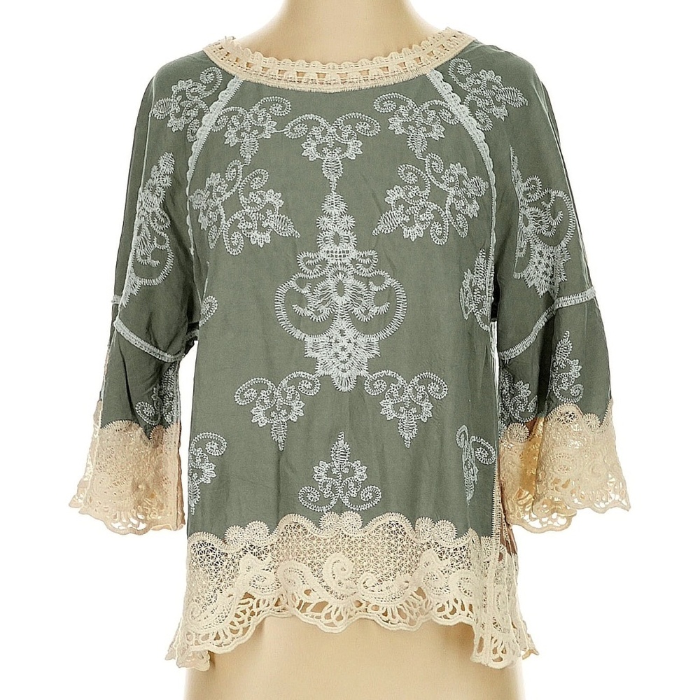 BEAUTIFUL! Democracy Crochet Lace top - Womens Med Sage Green w/natural lace NWT